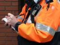 das Bild zu 'traffic warden' auf Deutsch