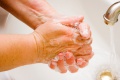 das Bild zu 'wash one's hands' auf Deutsch
